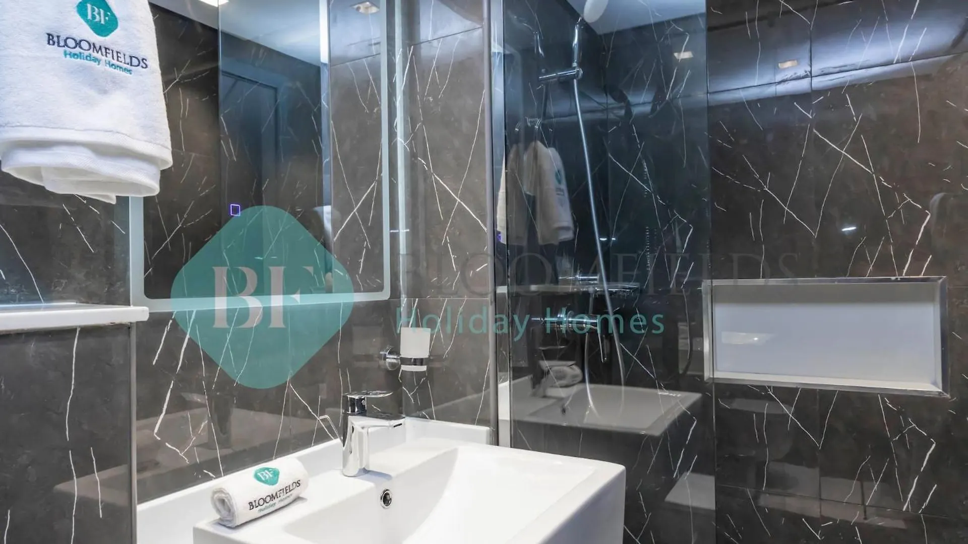 Apartament Bloomfields Luxury Escape Studio In Samana Golf Dubaj