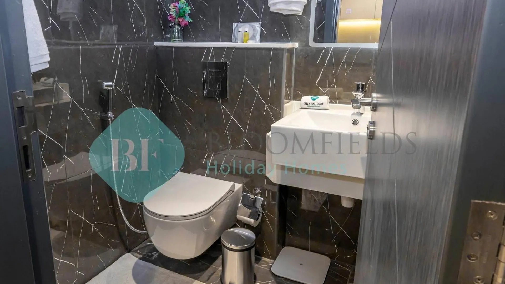 Bloomfields Luxury Escape Studio In Samana Golf Dubai United Arab Emirates